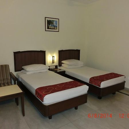 Hotel Thulashi Park เชนไน ภายนอก รูปภาพ