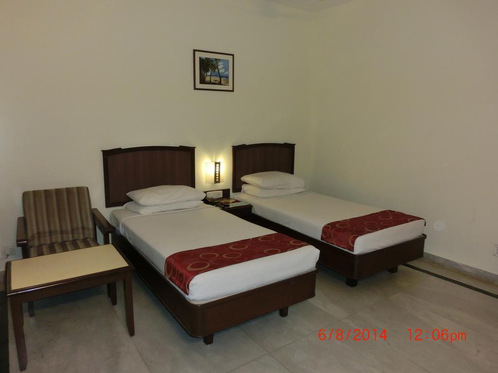 Hotel Thulashi Park เชนไน ภายนอก รูปภาพ
